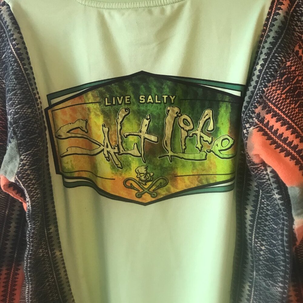 Reworked Beachy Tee Shirt, Upcycled Ocean Graphic Sweatshirt Size XS to Small - Picture 8 of 13